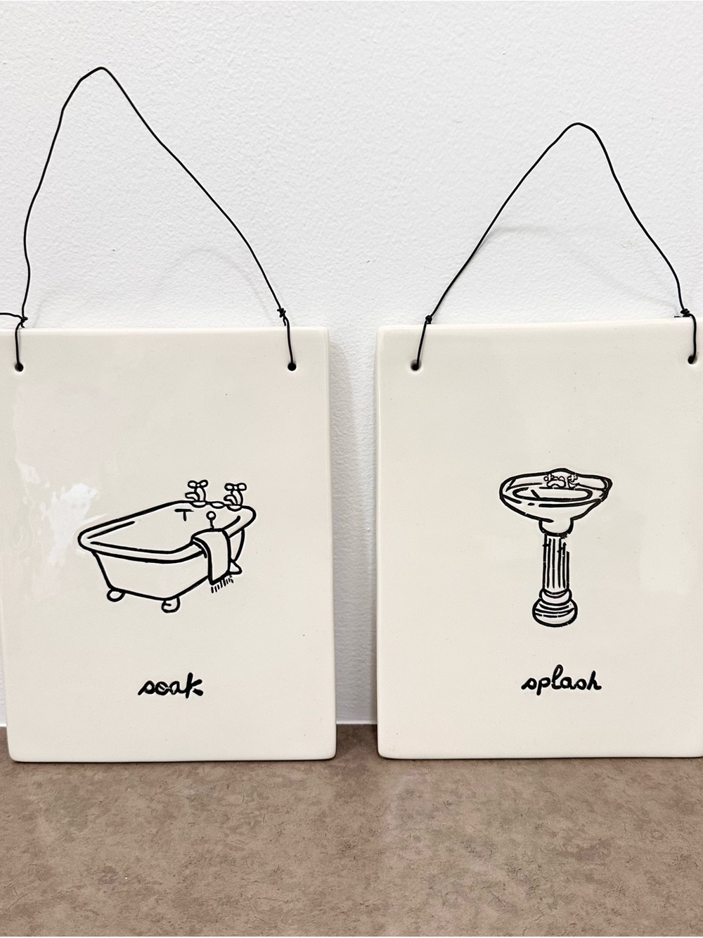 Ceramic Bathroom Wall Plaque Set - White Black “Soak” “Splash” Sign Home Decor